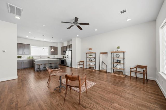 1022 Green Kensington Drive, Houston, TX 77008