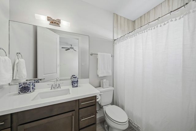 1022 Green Kensington Drive, Houston, TX 77008