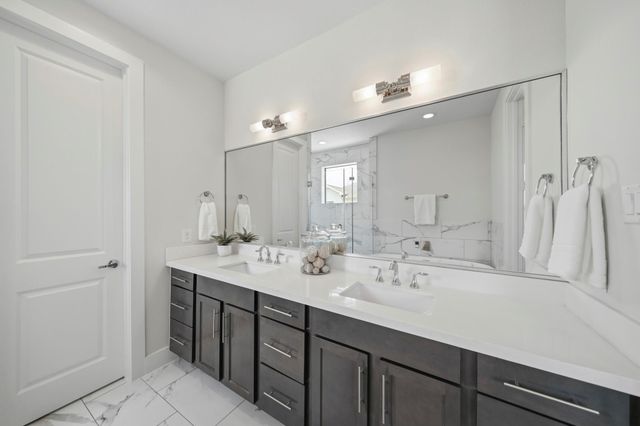 1022 Green Kensington Drive, Houston, TX 77008