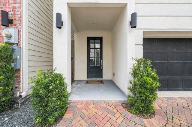 1022 Green Kensington Drive, Houston, TX 77008