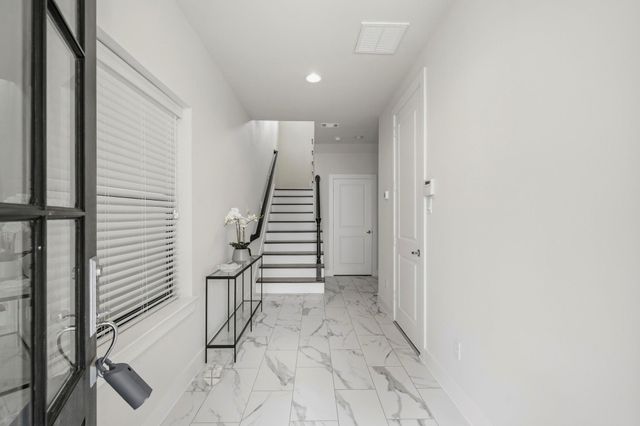 1022 Green Kensington Drive, Houston, TX 77008