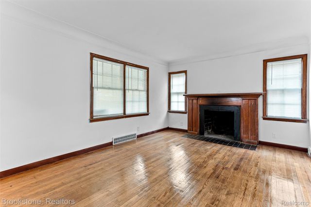 11644 Sussex Street, Detroit, MI 48227