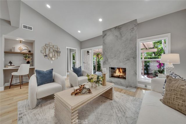 10 Lassen, Irvine, CA 92612