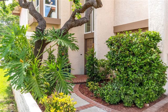 10 Lassen, Irvine, CA 92612