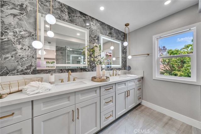 10 Lassen, Irvine, CA 92612