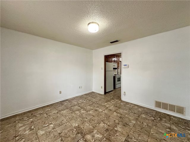 1904 Hill Street, Killeen, TX 76543