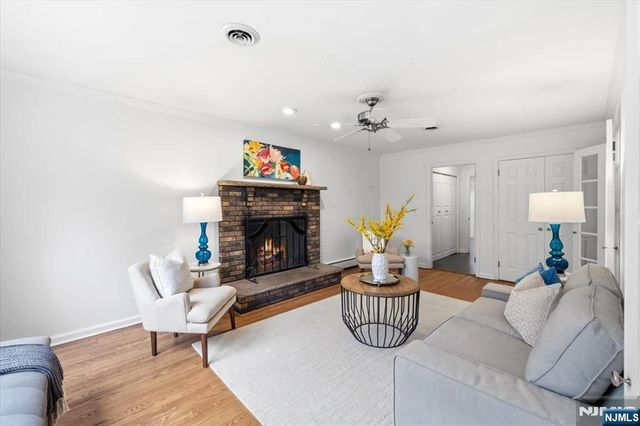 5 Michele Court, Cresskill, NJ 07626