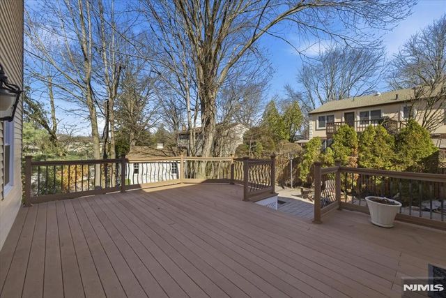 5 Michele Court, Cresskill, NJ 07626