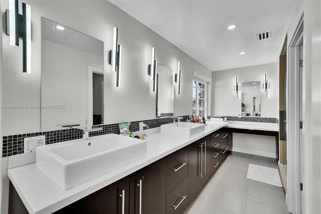 14251 SW 36th St, Miami, FL 33175