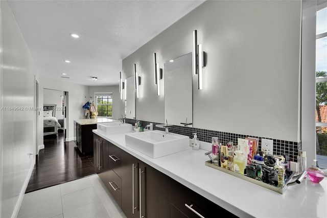 14251 SW 36th St, Miami, FL 33175