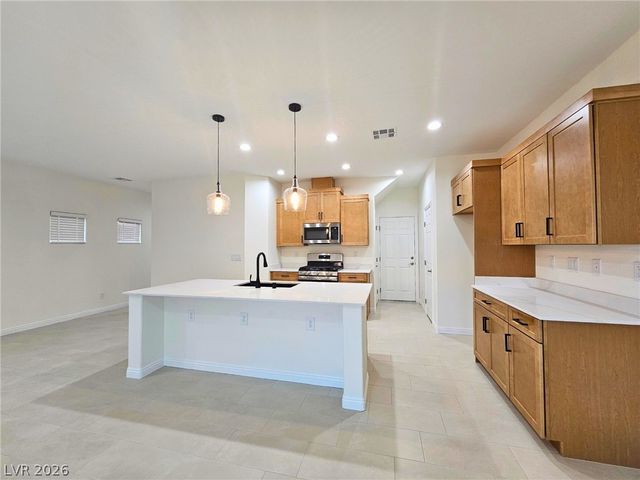 8476 Spirit Vale Avenue, Las Vegas, NV 89117