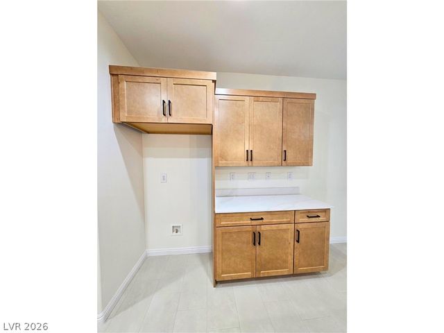 8476 Spirit Vale Avenue, Las Vegas, NV 89117