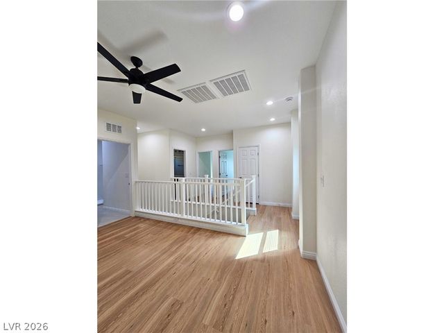 8476 Spirit Vale Avenue, Las Vegas, NV 89117