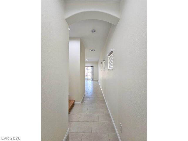 8476 Spirit Vale Avenue, Las Vegas, NV 89117