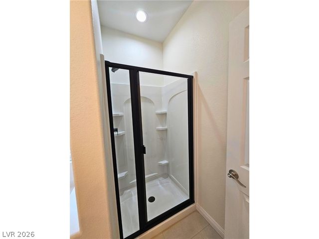 8476 Spirit Vale Avenue, Las Vegas, NV 89117