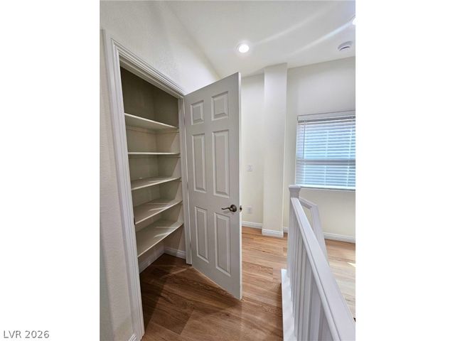 8476 Spirit Vale Avenue, Las Vegas, NV 89117