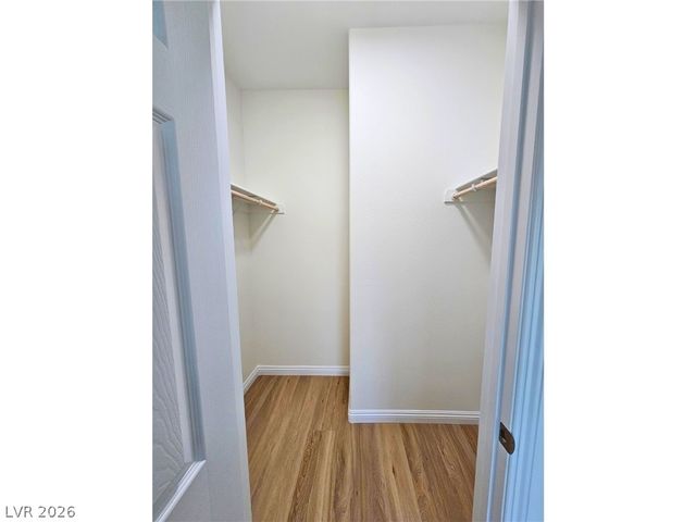 8476 Spirit Vale Avenue, Las Vegas, NV 89117