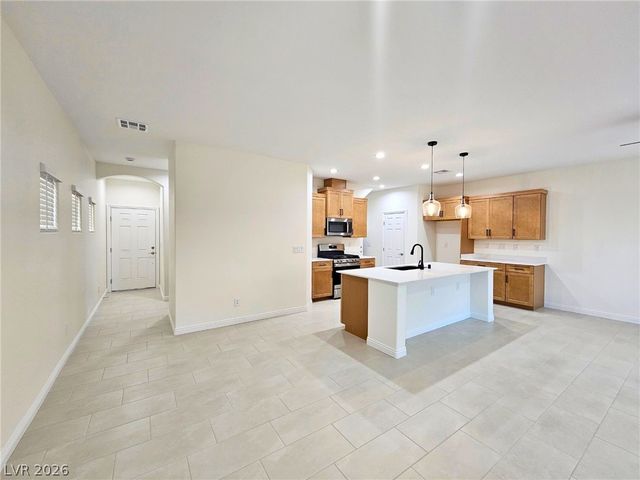 8476 Spirit Vale Avenue, Las Vegas, NV 89117