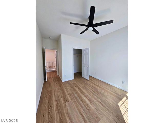 8476 Spirit Vale Avenue, Las Vegas, NV 89117