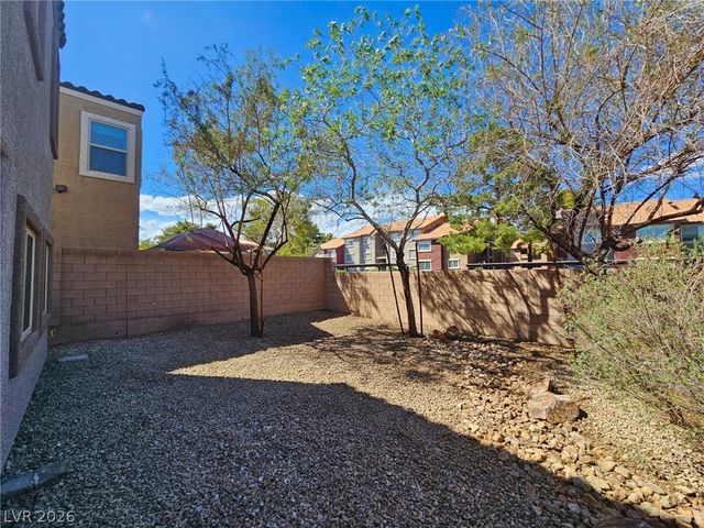 8476 Spirit Vale Avenue, Las Vegas, NV 89117