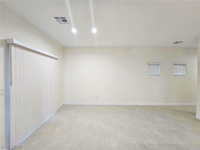 8476 Spirit Vale Avenue, Las Vegas, NV 89117