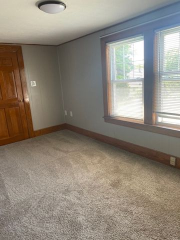 21 Plainfield Ave 2, Shrewsbury, MA 01545
