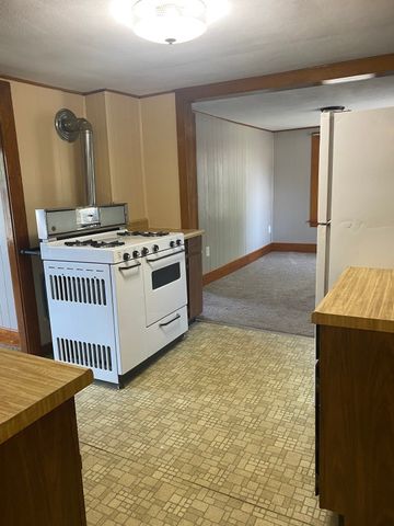 21 Plainfield Ave 2, Shrewsbury, MA 01545