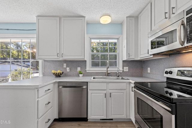 1000 Brookgreen Drive, Cary, NC 27511