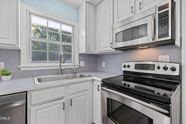 1000 Brookgreen Drive, Cary, NC 27511