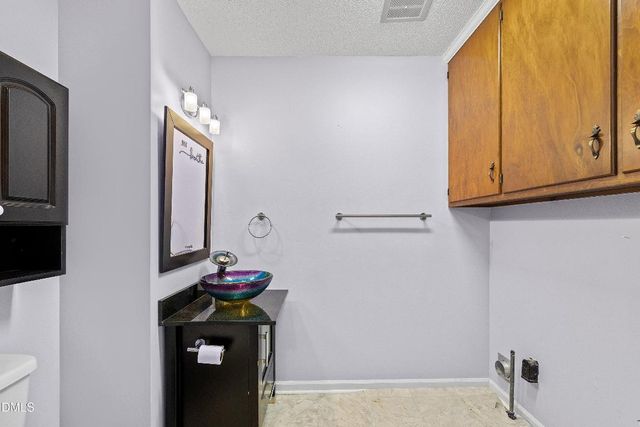 1000 Brookgreen Drive, Cary, NC 27511