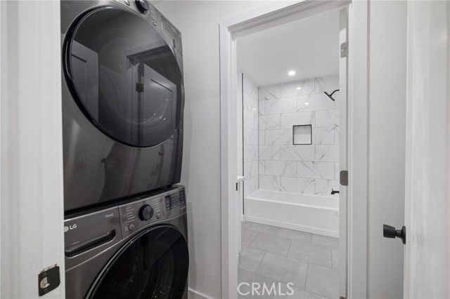 17000 Burbank Boulevard 201, Encino (los Angeles), CA 91316