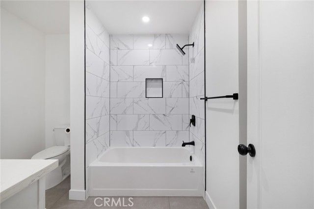 17000 Burbank Boulevard 201, Encino (los Angeles), CA 91316