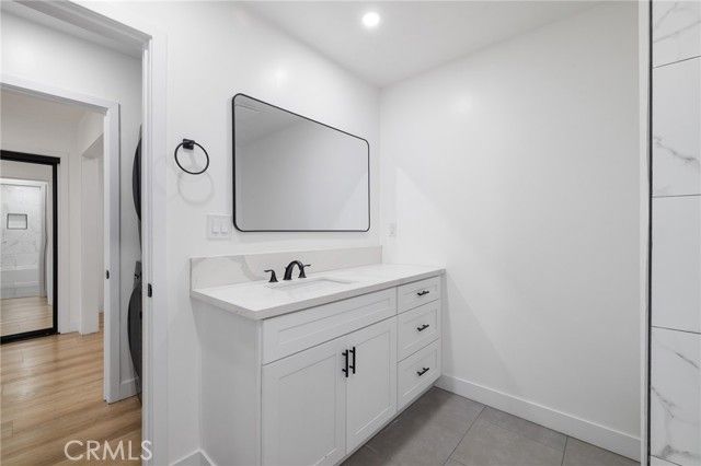 17000 Burbank Boulevard 201, Encino (los Angeles), CA 91316