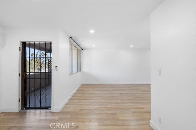 17000 Burbank Boulevard 201, Encino (los Angeles), CA 91316