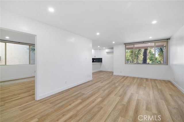 17000 Burbank Boulevard 201, Encino (los Angeles), CA 91316