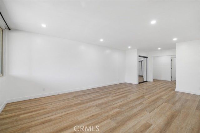 17000 Burbank Boulevard 201, Encino (los Angeles), CA 91316