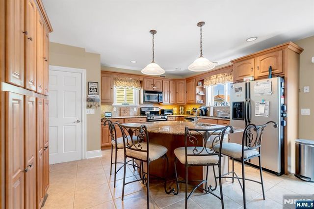 395 Wood Ridge Avenue, Wood Ridge, NJ 07075