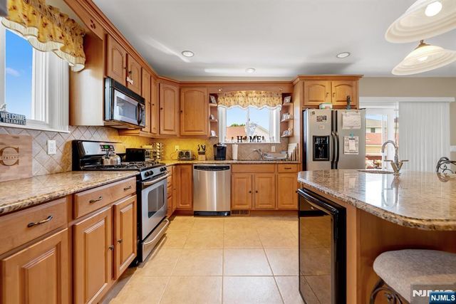 395 Wood Ridge Avenue, Wood Ridge, NJ 07075