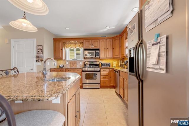 395 Wood Ridge Avenue, Wood Ridge, NJ 07075