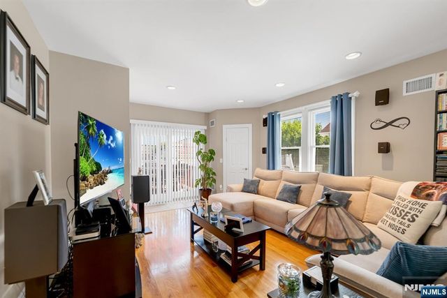 395 Wood Ridge Avenue, Wood Ridge, NJ 07075