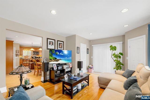 395 Wood Ridge Avenue, Wood Ridge, NJ 07075