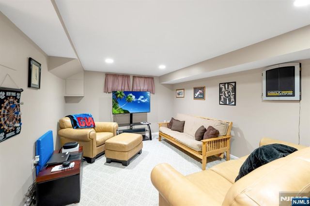 395 Wood Ridge Avenue, Wood Ridge, NJ 07075