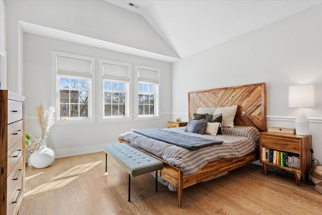 1700 N Harding Avenue, Chicago, IL 60647