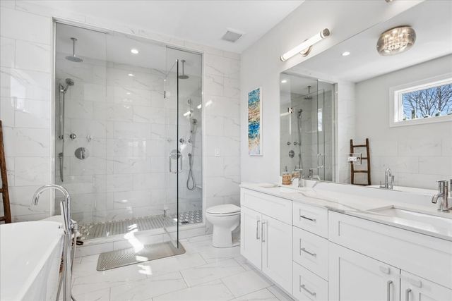 1700 N Harding Avenue, Chicago, IL 60647