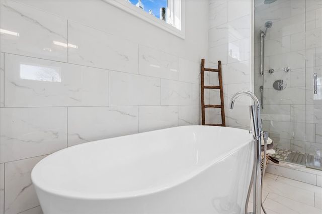 1700 N Harding Avenue, Chicago, IL 60647