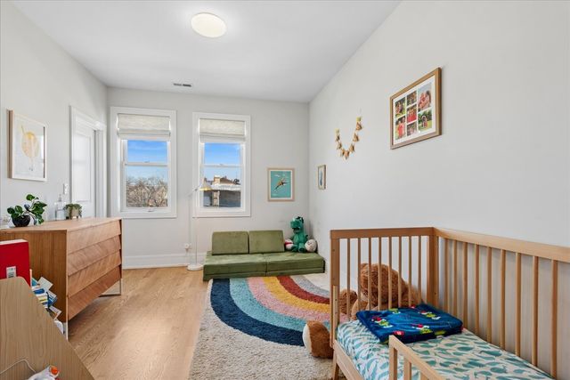 1700 N Harding Avenue, Chicago, IL 60647