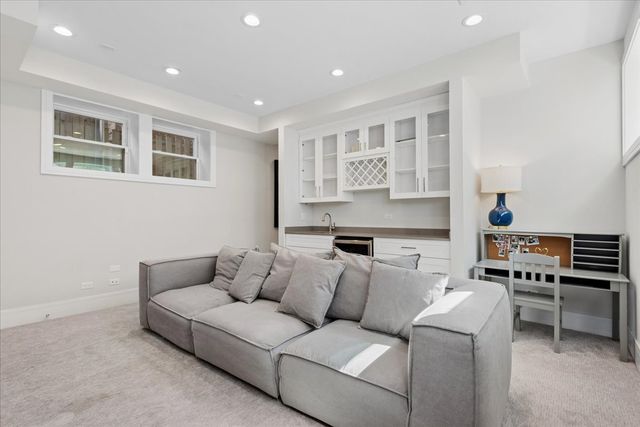 1700 N Harding Avenue, Chicago, IL 60647