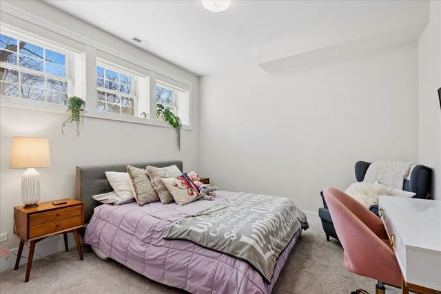 1700 N Harding Avenue, Chicago, IL 60647