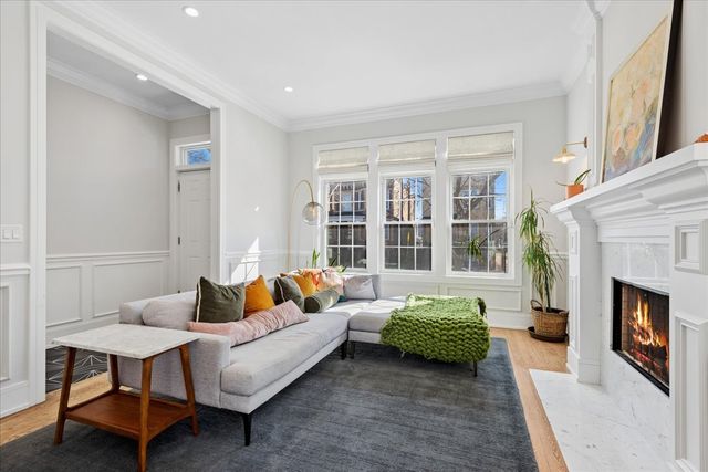 1700 N Harding Avenue, Chicago, IL 60647