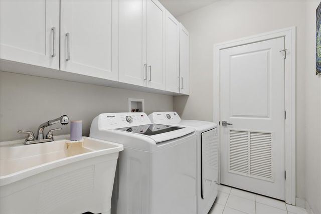 1700 N Harding Avenue, Chicago, IL 60647